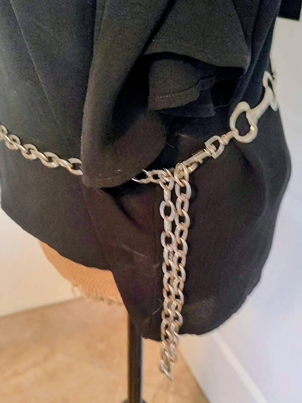 Silver Horsebit-Link Women's Fashion Belt - Picture 12 of 12